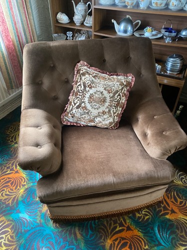 Seater settee and x - settee,
